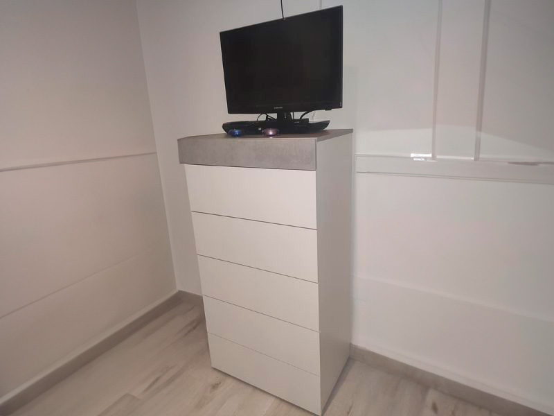 Foto de cliente de Dormitorio Matrimonio Estilo Industrial Pack Muebles Cemento y Blanco