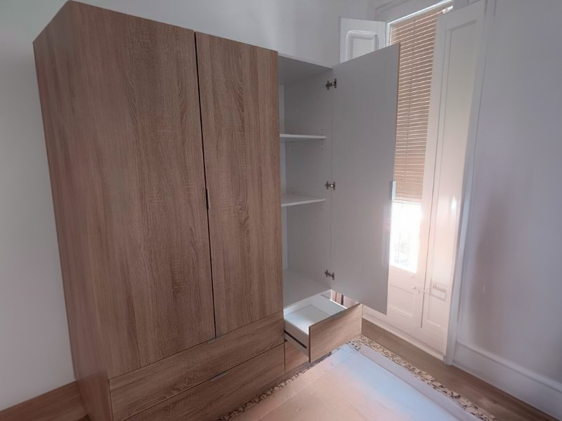 Foto de cliente de Armario ropero 3 puertas 4 cajones roble 135x200 cm