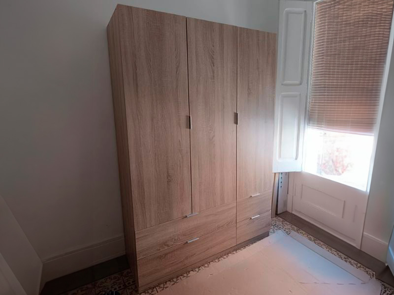 Foto de cliente de Armario ropero 3 puertas 4 cajones roble 135x200 cm