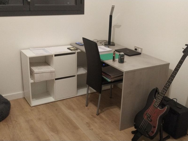 Foto de cliente de Escritorio Adapta Plus con buc blanco y cemento 136 cm