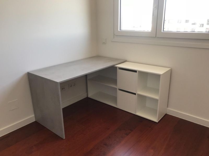 Foto de cliente de Escritorio Adapta Plus con buc blanco y cemento 136 cm