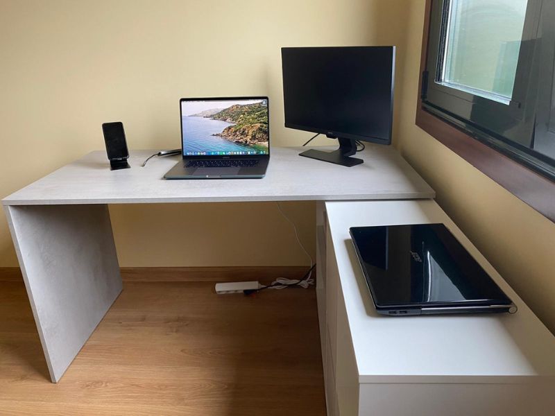 Foto de cliente de Escritorio Adapta Plus con buc blanco y cemento 136 cm