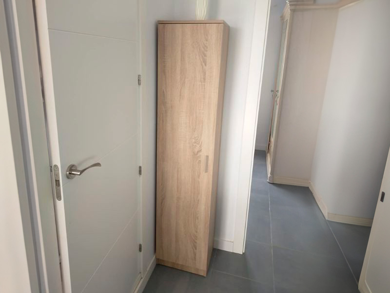 Foto de cliente de Mueble Auxiliar Armario Multiusos Color Roble Multiestancia 37x180 cm