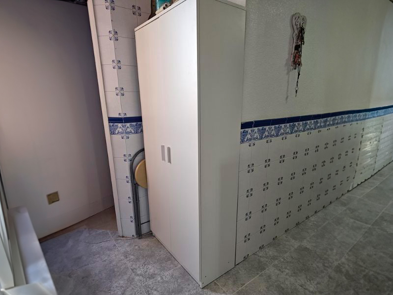Foto de cliente de Armario Multiusos Escobero 2 Puertas Blanco Mate 80x180 cm