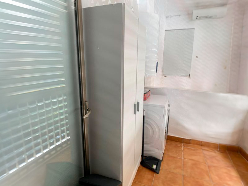 Foto de cliente de Armario Multiusos 73x182 Escobero
