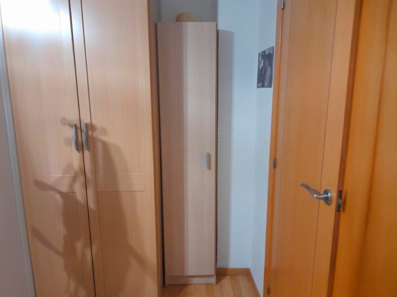 Foto de cliente de Mueble Auxiliar Armario Multiusos Color Roble Multiestancia 37x180 cm