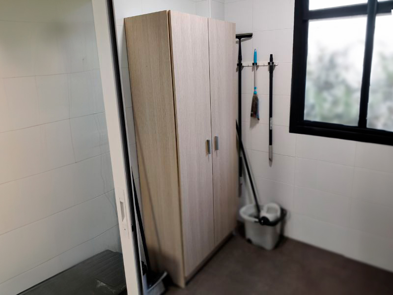 Foto de cliente de Armario Multiuso 73x180 cm Escobero de Roble