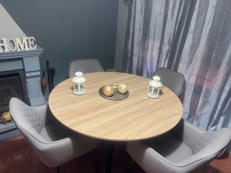 Foto de cliente de Mesa Salón Comedor Redonda Fija Berg Madera Color Roble Nordish y Negro 100x100 cm