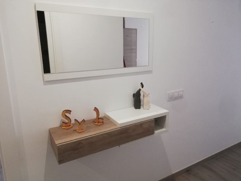 Foto de cliente de Mueble de Entrada Recibidor Noon con Espejo Blanco Y Roble 95 cm