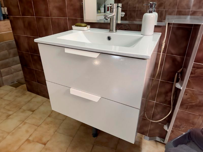 Foto de cliente de Mueble de baño Suspendido Pequeño Color Blanco Brillo 60 cm (Lavabo opcional)