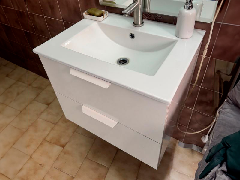 Foto de cliente de Mueble de baño Suspendido Pequeño Color Blanco Brillo 60 cm (Lavabo opcional)