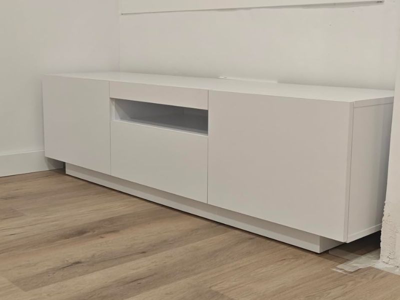 Foto de cliente de Mueble Tv Sami en Color Blanco Mate 200 cm