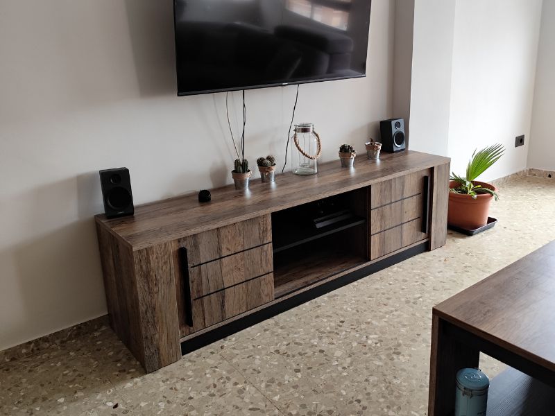 Foto de cliente de Pack Salón Mónaco Industrial En Roble Oscuro y Negro (Mesa TV + Mesa Centro)