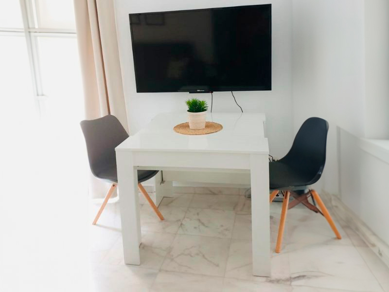Foto de cliente de Mesa comedor súper extensible Train blanco brillo 5 posiciones 51-237x90 cm