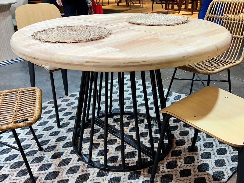 Foto de cliente de Mesa de Comedor Extensible Cali Roble Nordish y Negro 120-200x120 cm