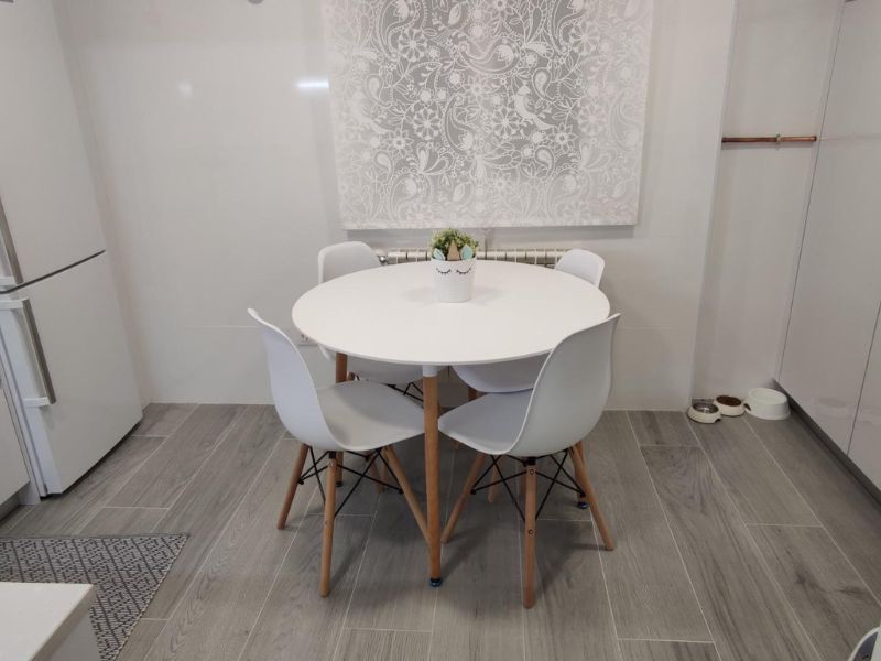 Foto de cliente de Mesa De Cocina Redonda Fija Nordika Color Blanco y Haya 100x75 cm