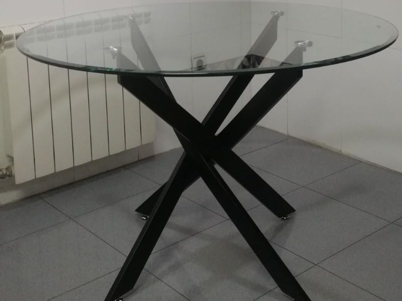 Foto de cliente de Pack Mesa Redonda Cristal + 4 Sillas Comedor Negro