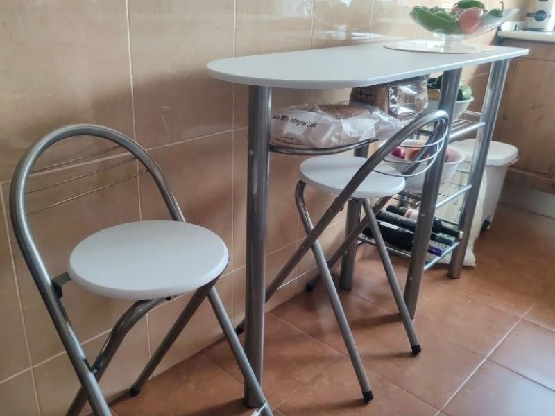 Foto de cliente de Conjunto Mesa y 2 taburetes plegables Cocina Bar Blanco y Taupe