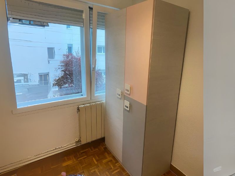 Foto de cliente de Armario Juvenil 3 Puertas Blanco Alpes y Rosa 90x200 cm