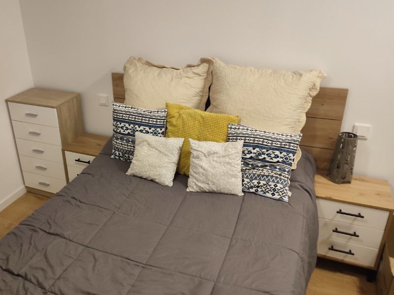 Foto de cliente de Cabecero con 2 Mesitas Lúmina en Blanco Artik y Roble Nodi 240 cm