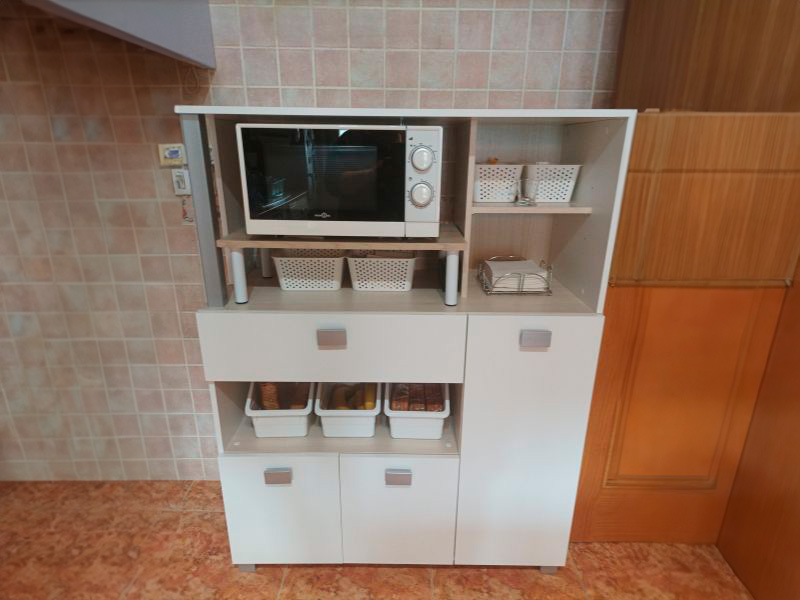 Foto de cliente de Mueble auxiliar microondas de 3 puertas 99x132
