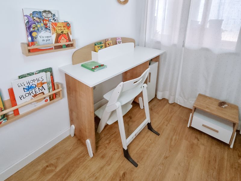 Foto de cliente de Mesa Escritorio Juvenil Naili Con Armario Blanco Mate y Roble Hamilton 135 cm