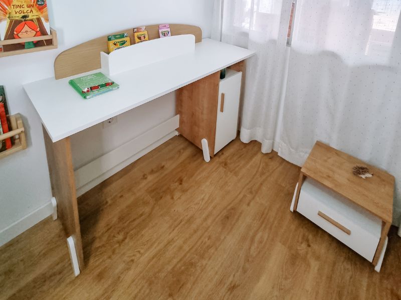 Foto de cliente de Mesa Escritorio Juvenil Naili Con Armario Blanco Mate y Roble Hamilton 135 cm