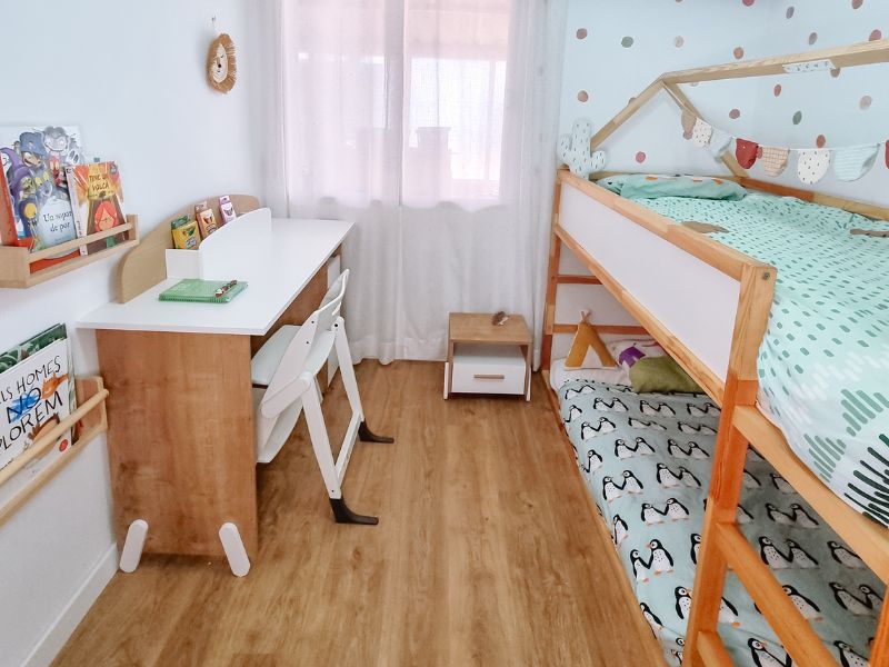 Foto de cliente de Mesa Escritorio Juvenil Naili Con Armario Blanco Mate y Roble Hamilton 135 cm