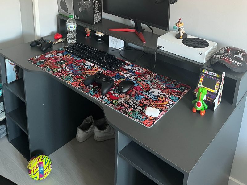 Foto de cliente de Mesa gamer Ozone gris reversible 136 cm