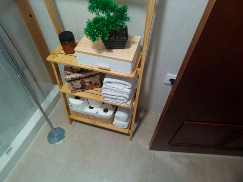 Foto de cliente de Estantería de Baño Tres Barras y Tres Estantes Bambú Bam Color Marrón 53x152 cm