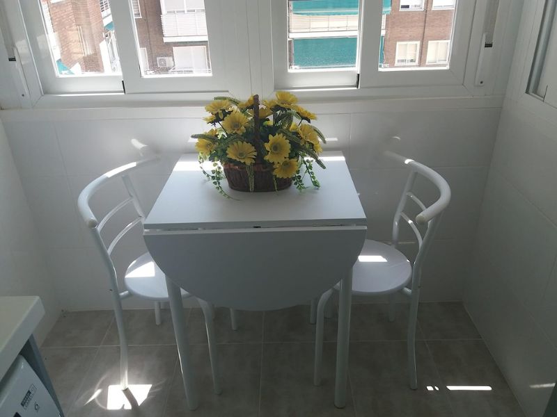 Foto de cliente de Conjunto Mesa + 2 sillas Blanco Butterfly