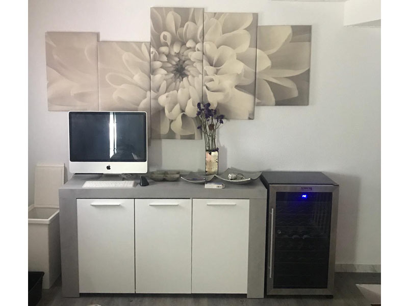 Foto de cliente de Aparador Salón Comedor Estilo Industrial Con 3 Puertas Color Gris Cemento Y Blanco 144 cm
