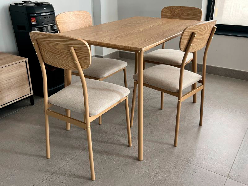Foto de cliente de Conjunto Mesa y 4 Sillas Vex Estilo Industrial Color Roble Claro y Champagne