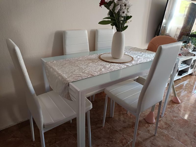 Foto de cliente de Silla de Comedor Avat Moderna en Color Blanco