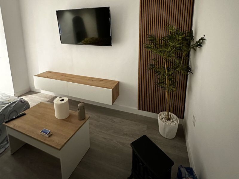 Foto de cliente de Mueble TV Kaway Salón Comedor Roble Nodi y Blanco Artik 180 cm