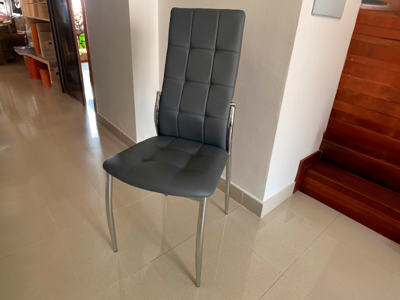 Foto de cliente de Sillas De Comedor Moderna Laci De Polipiel Y Metal Cromado Color Gris