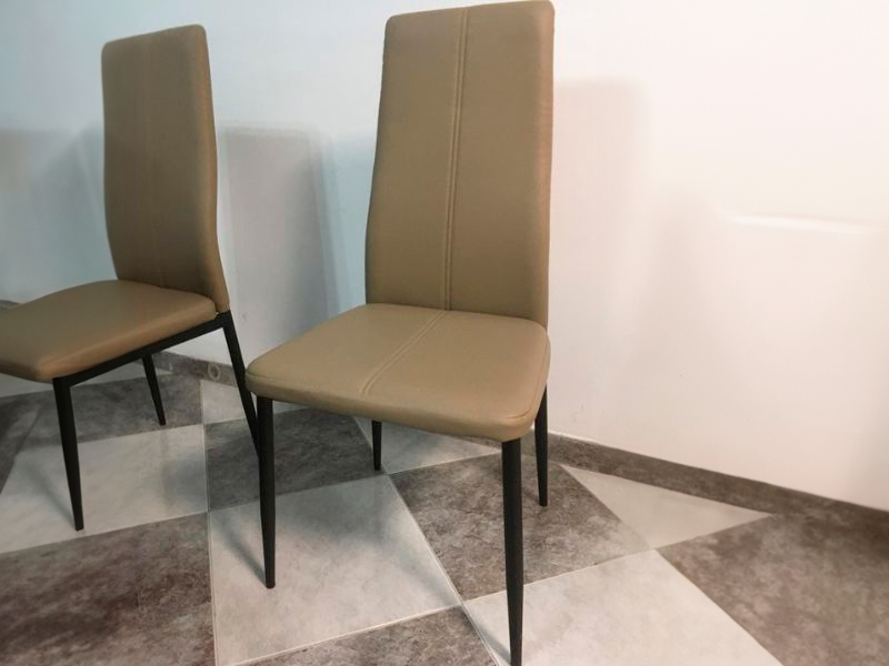 Foto de cliente de Sillas comedor polipiel Brea color capuchino