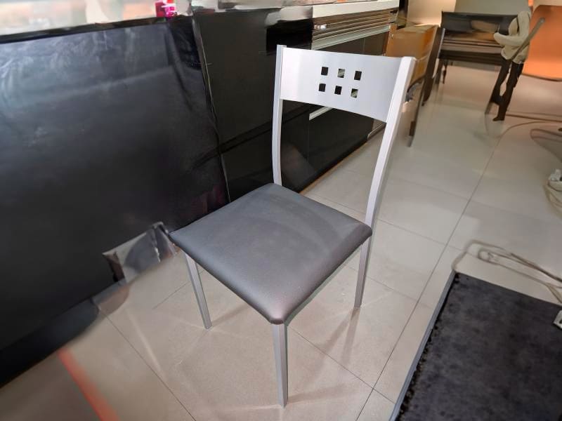 Foto de cliente de Silla De Cocina Costa Negro Con Polipiel Y Metal