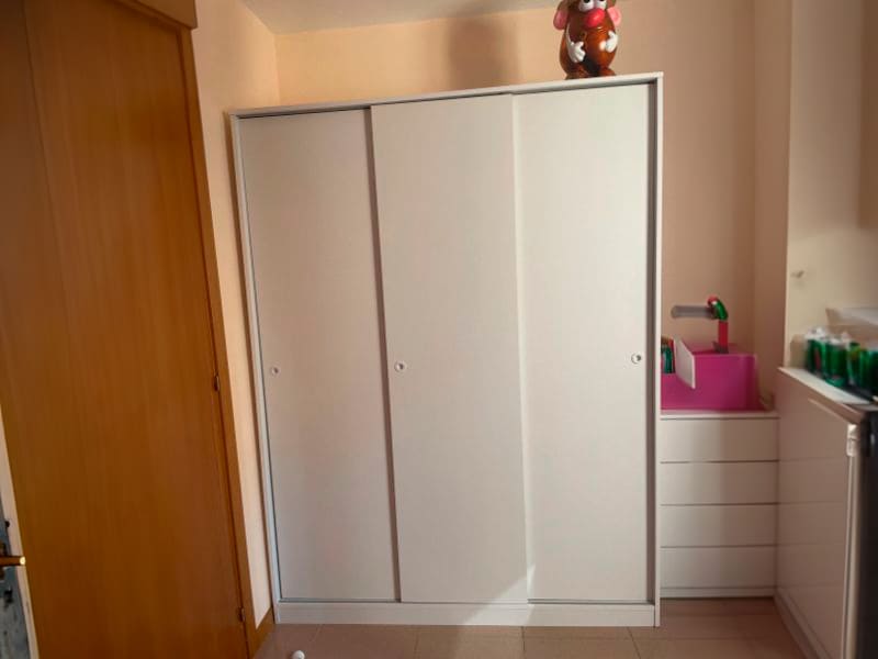 Foto de cliente de Armario con 3 Puertas Correderas Blanco Tibet 150x200 cm