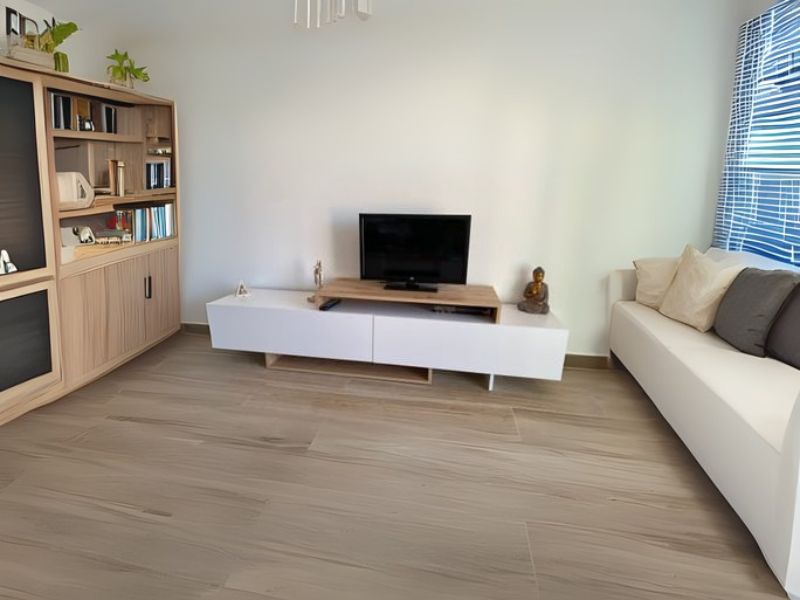 Foto de cliente de Mueble de Salón Opole 2 Puertas Color Blanco Mate y Roble Claro 180 cm