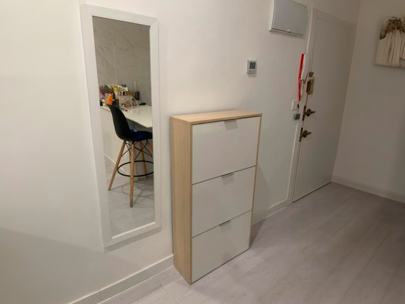 Foto de cliente de Mueble Zapatero Recibidor 3 Puertas Color Roble Y Blanco Brillo 60 cm