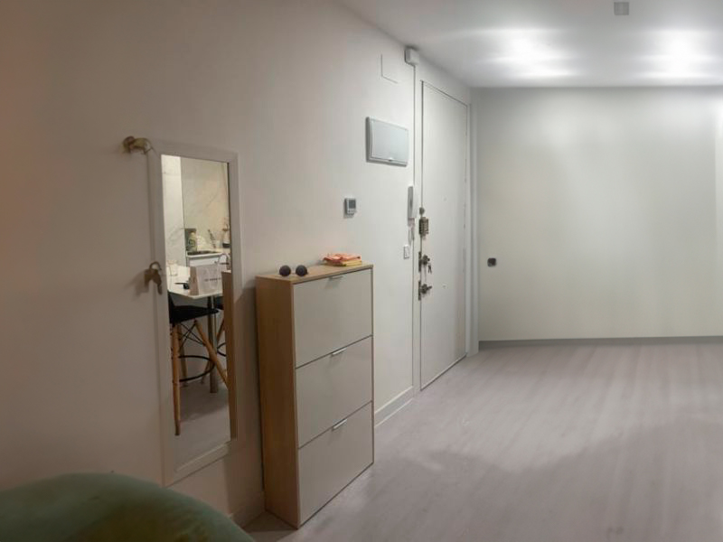 Foto de cliente de Mueble Zapatero Recibidor 3 Puertas Color Roble Y Blanco Brillo 60 cm