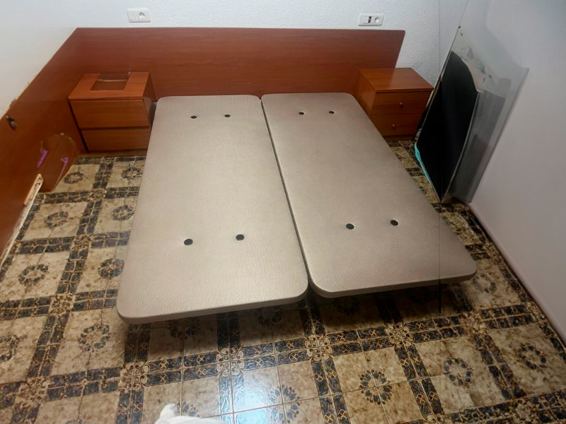 Foto de cliente de Base de Cama Tapizada XL 180/160 cm Ancho Beige (Con patas)