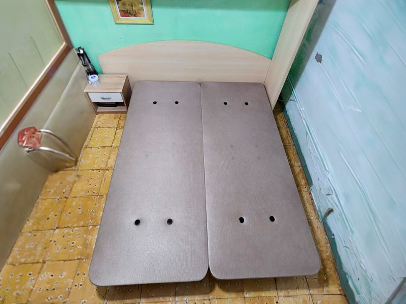 Foto de cliente de Base de Cama Tapizada XL 180/160 cm Ancho Beige (Con patas)