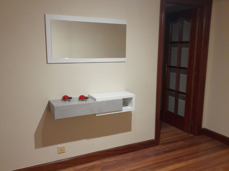 Foto de cliente de Mueble de Entrada Recibidor Estilo Industrial con Espejo 95 cm