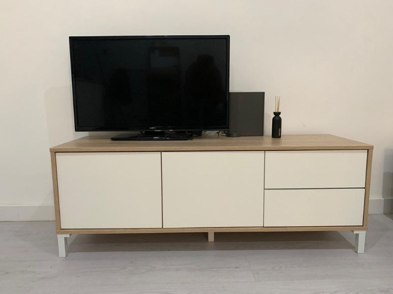 Foto de cliente de Mueble TV Brooklyn 130 cm color roble Canadian y Blanco Artik