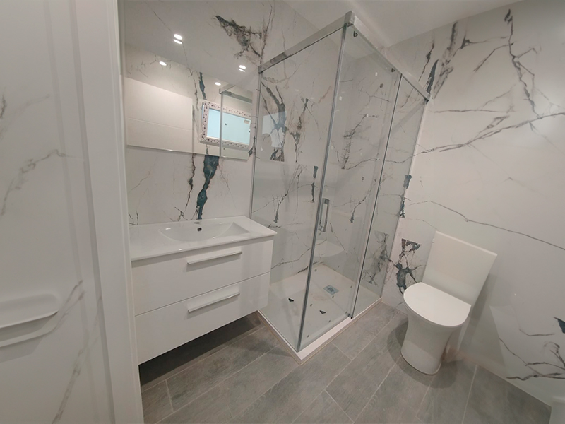 Foto de cliente de Mueble de Baño Suspendido Aruba 2 Cajones con Espejo Blanco 80 cm (Lavamanos Opcional)
