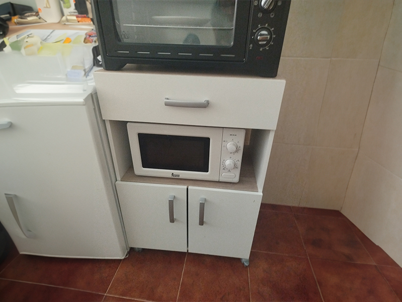 Foto de cliente de Mueble Auxiliar Cocina con Ruedas Color Roble Kronberg y Blanco Mate 60x88 cm