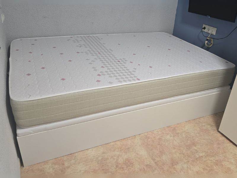 Foto de cliente de Pack Canapé Gred + Colchón Viscoelástico 22 cm Color Blanco Mate