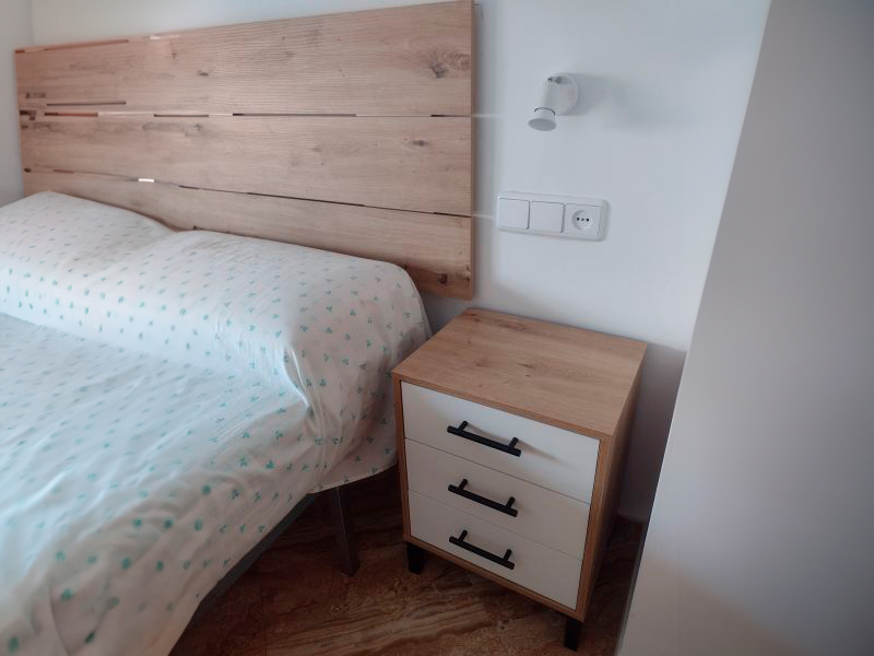 Foto de cliente de Cabecero con 2 Mesitas Lúmina en Blanco Artik y Roble Nodi 240 cm